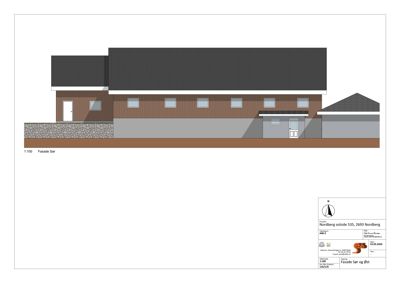 Fasadetegning som viser bygningens utseende fra sør og øst, inkludert takform, vinduer, dører og materialvalg.
