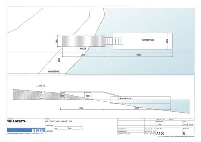 Snittegning som viser tverrsnittet av en brygge og flytebrygge, inkludert høyder (cote), dimensjoner og terrengforhold.
