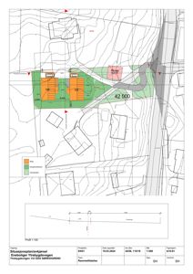 Situasjonsplan/avkjørsel som viser tomtens form, høydekurver, eksisterende og nye bygninger, samt arealoppdelinger (solgt, utleieareal, grøntareal).