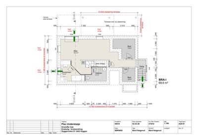 Etasjeplan (BRA-i) som viser romfordeling, mål og plassering av vinduer og dører.