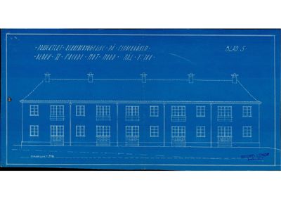 Fasadetegning av en bygning sett fra siden, med vinduer og taklinje tydelig synlig.