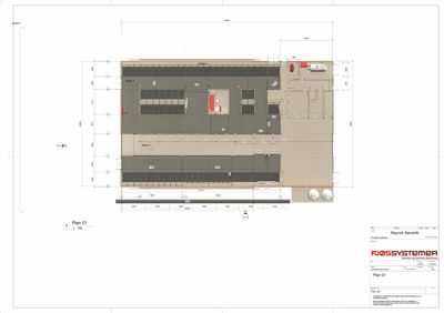 Etasjeplan (Plan 01) som viser romfordeling, dimensjoner og plassering av utstyr for et bygg.