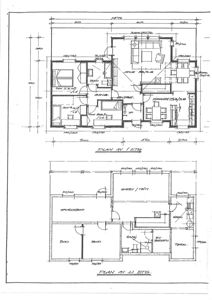 Bildet viser to etasjeplaner (1. etg. og 2. etg.) med romfordeling, dører, vinduer og mål.