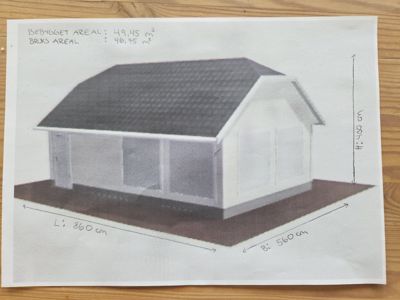 3D-visualisering av et hus med håndskrevne mål og arealopplysninger.