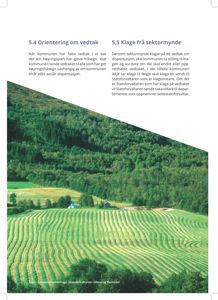 Fotografi av et landskap med åker og skog, sannsynligvis fra en byggesak eller rapport.