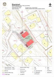 Basiskart (situasjonsplan) som viser eiendomsgrenser, bygninger, høydekurver og registrerte tiltak for en tomt i Bergen kommune.