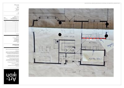 Etasjeplan (1. etasje) med romfordeling, mål og håndskrevne notater om endringer.