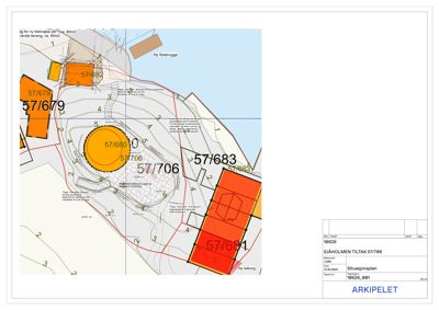 Situasjonsplan som viser tomtedeling, eiendomsnummer (f.eks. 57/680), terrengkonturer og plassering av bygninger i forhold til vann.
