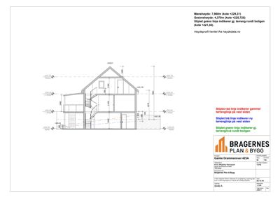Snittegning av en bolig som viser høydeprofil, etasjer og terrengforhold.