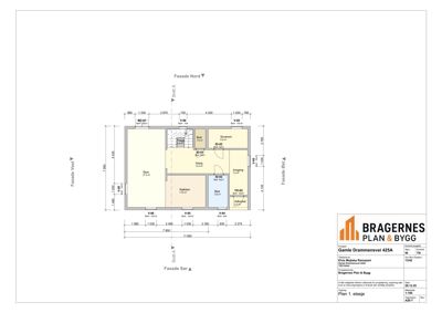 Etasjeplan (Plan 1. etasje) som viser romfordeling, mål og bygningsplassering.