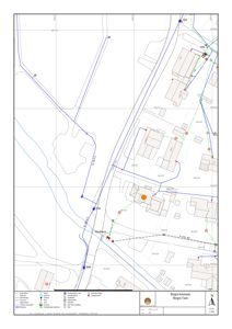 Situasjonsplan som viser tomt, bygninger, veier og vannveier med tilhørende symboler og legender.