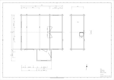 Etasjeplan (plantegning) som viser romfordeling, dører og dimensjoner for en bygning.