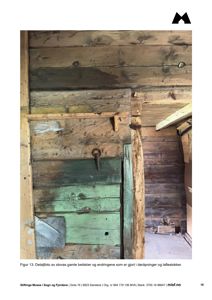 Et detaljfoto av en gammel beitskier i en stov, med en tekstbeskrivelse nedenfor.