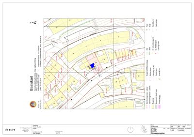 Situasjonsplan som viser tomt, bygninger, veier og grunneiergrenser.