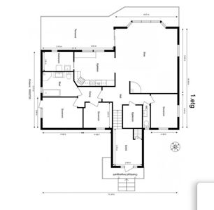 Etasjeplan for 1. etasje som viser romfordeling, dører, vinduer og mål.