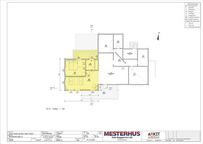 Etasjeplan (1. etasje) som viser romfordeling, dører og vinduer for en bolig.