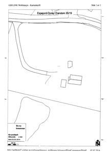 Situasjonsplan eller grunnkart som viser eiendomsgrenser, vegforhold og bygningsfot for Espejord-Dyrøy Eiendom 35/19.