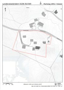 Situasjonsplan som viser eiendomsgrenser, bygninger og vegnett.