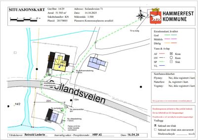 Situasjonskart som viser eiendomsnummer, vann- og avløpsledninger, samt plassering av bygninger i forhold til veien.