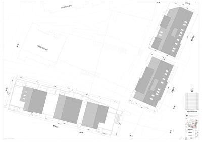 Situasjonsplan som viser tomt, bygningssilhuetter (BY102 A, B, C, E) og tilhørende arealer.