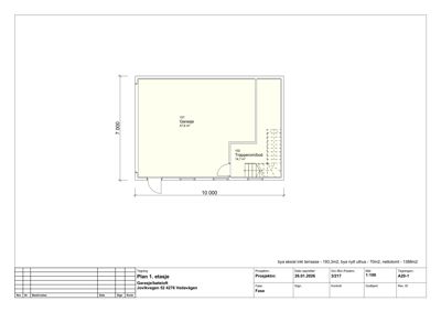 Etasjeplan for 1. etasje av en garasje/badstøff, som viser romfordeling (garasje, trapperom/bod) og dimensjoner.