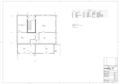 Etasjeplan (1. etasje) med romfordeling, dører, trapp og arealoppdeling.