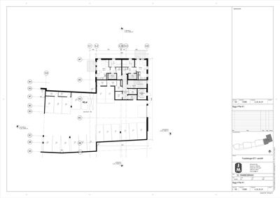 Etasjeplan (4. etasje) som viser romfordeling, vegger og inngangsplasseringer.