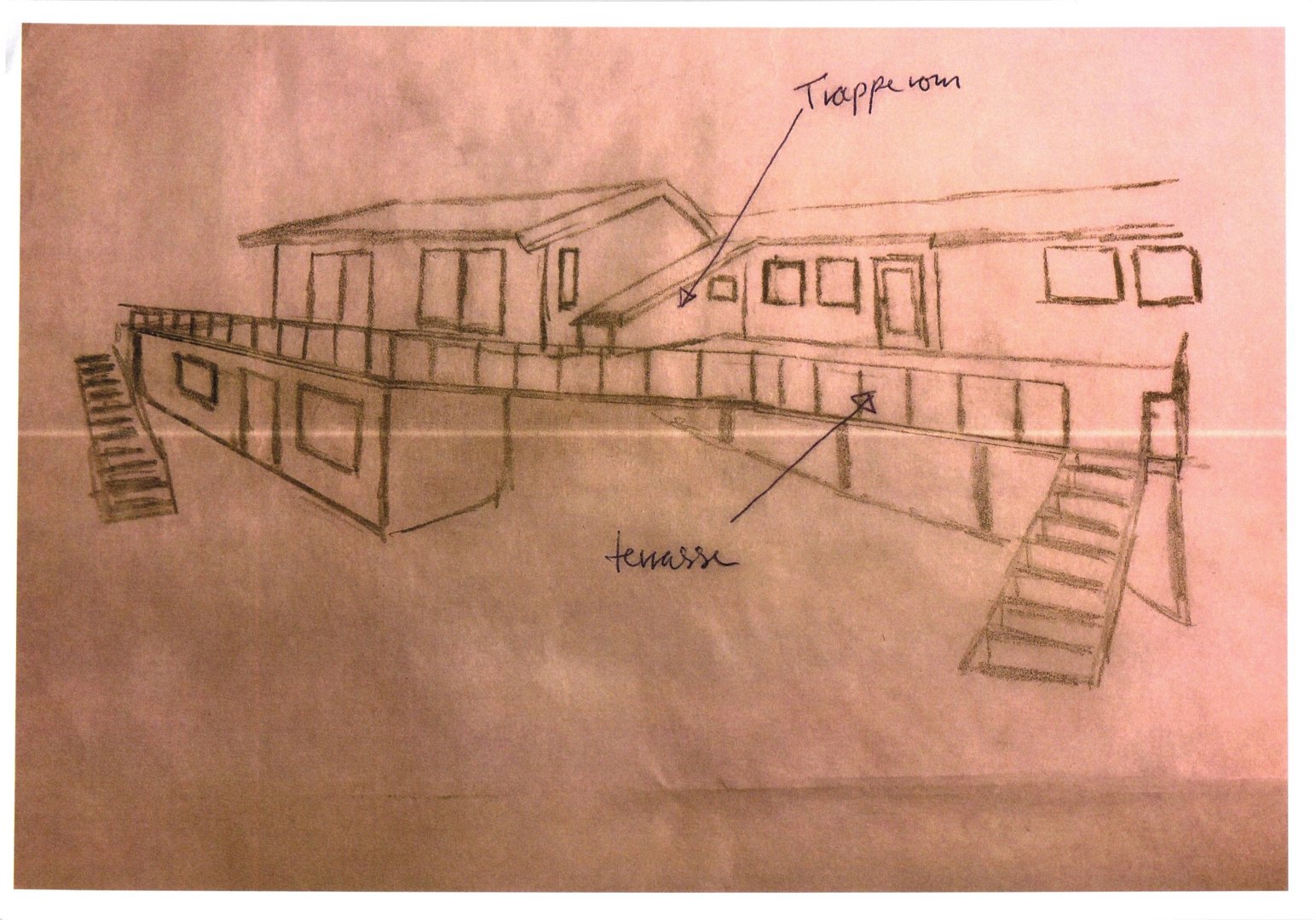 En håndtegnet skisse (rendering) som viser fasade og terrasseløsning for en bygning, med annotasjoner for 'Trapperom' og 'terrasse'.