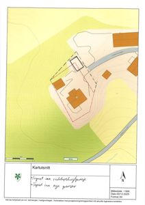 Kartutsnitt som viser bygningers plassering i forhold til terrengformning og naboeiendom.
