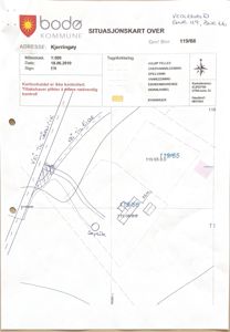 Situasjonskart over eiendom i Kjerringøy med bygningsplassering, vegnett og kartreferanse.