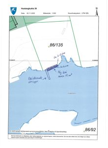 Situasjonsplan som viser tomt, eksisterende utbyggning og planlagt kai ved Hustangbukta 26.