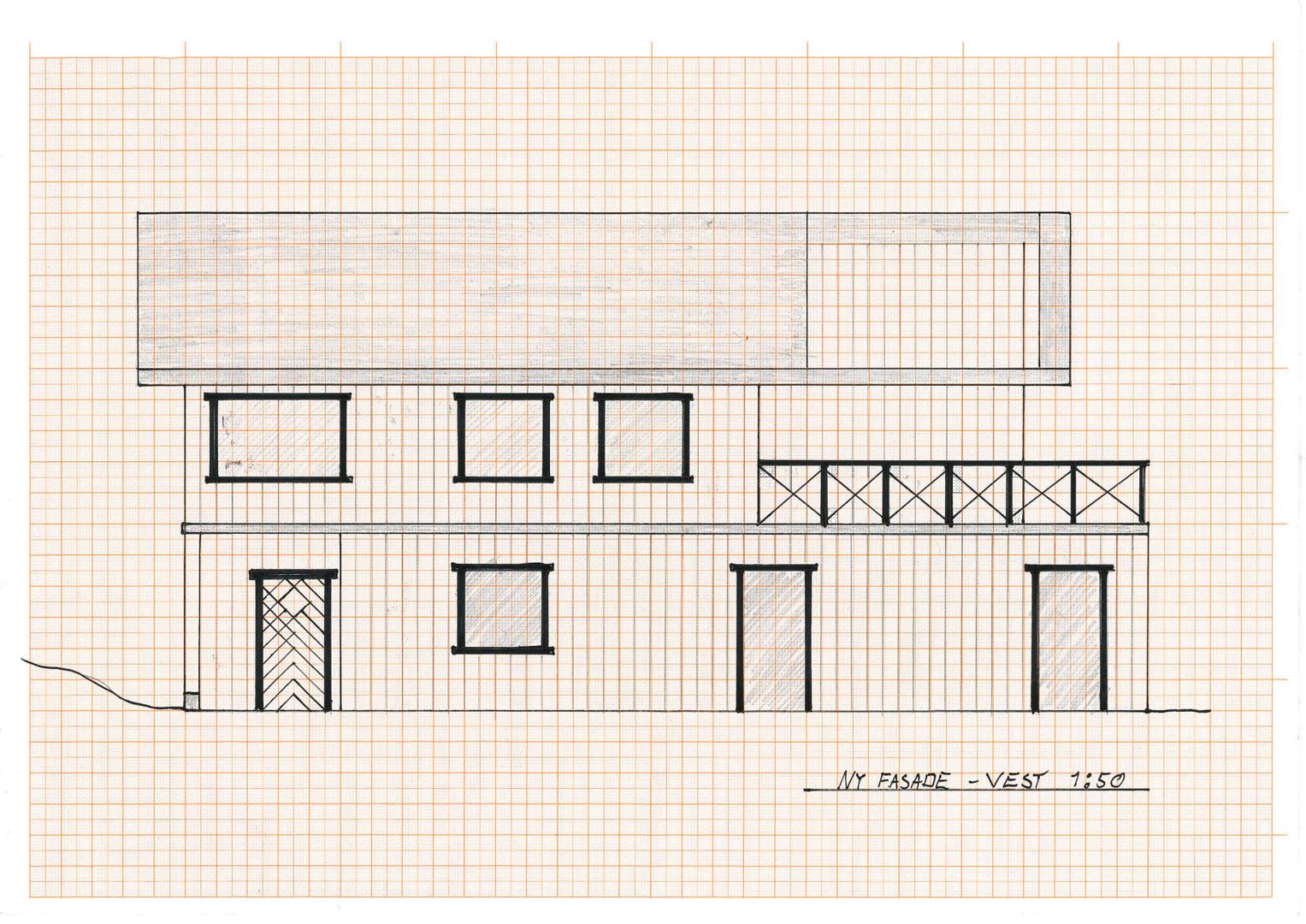 Tegning av en fasade (vest) med vinduer, dører og balkong.
