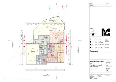 Etasjeplan (Plan 1. Etasje) som viser romfordeling, mål og fasaderetning.