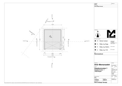Situasjonsplan som viser bygningens plassering på tomten med angitte fasader og snitt.