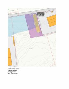 Situasjonsplan som viser tomtens form, grenser, areal (100,5 m²) og plassering i forhold til nabolag og vei.