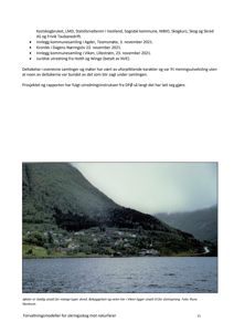 Fotografi av Jølster med fjell, hus og vann, inkludert fotokreditt og sidehode.