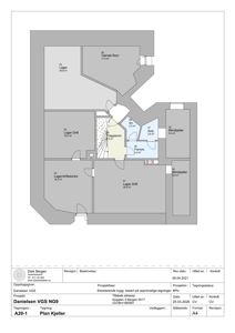 Plantegning av kjelleretasje med romfordeling, arealer og funksjoner (f.eks. lager, kontor, trapperom).