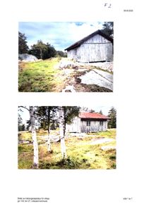 Fotografier av en eksisterende trebygning (traktorgarasje) på en tomte med stein og vegetasjon.