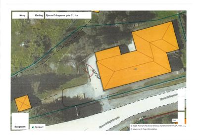 Kartvisning (Norkart) av eiendom med overlagte tegninger for bygning og veggrenser.
