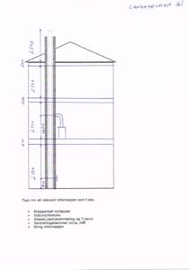 Snittegning som viser etasjehøyder, takkonstruksjon og en T-bend i røykrenning.