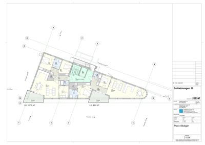Etasjeplan (Plan 4) for en boligblokk ved Solheimvegen 10, som viser romfordeling og arealoppdelinger.