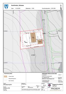 Situasjonsplan som viser tomtens grenser, bebyggelse, biloppstillingsplass og beregnet utnyttelse.