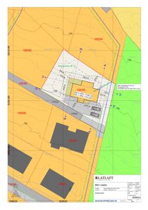 Situasjonsplan som viser tomtens grenser, bygningers plassering, høydemål, vegger og arealoppdelinger.
