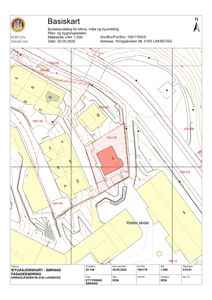 Situasjonskart som viser tomtens beliggenhet, omgivende eiendommer, topografi og bygningers plassering.