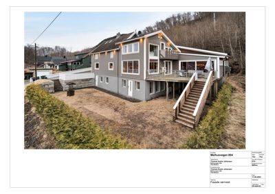 Fotografi av en eksisterende eller ferdigstilt bolig med en terrasse og trapper.