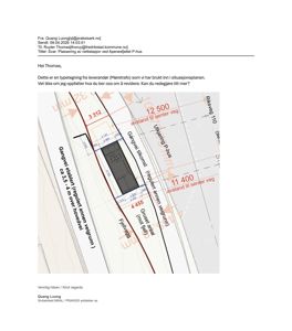 Situasjonsplan som viser plassering av en nettstasjon (P-hus) i forhold til veirom, gangveier og gruset areal med angitte mål.