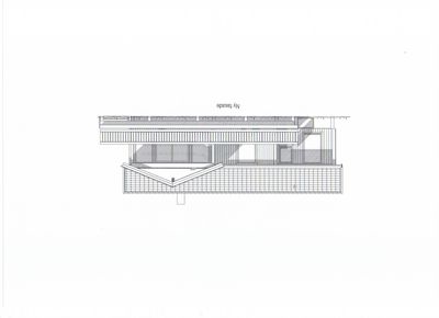 Fasadetegning som viser oppriss av bygningens yttervegg, tak og vinduer.