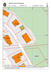Situasjonsplan (tomtekart) som viser eiendomsnummer, bygningers plassering og vegnett.