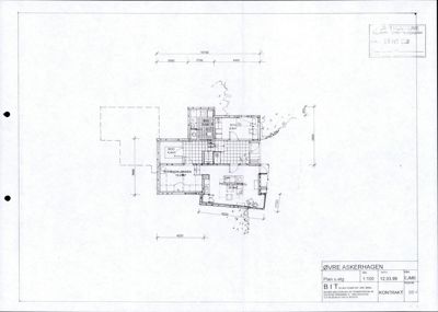 Etasjeplan (1. etg) med romfordeling, mål og utforming av en bolig.