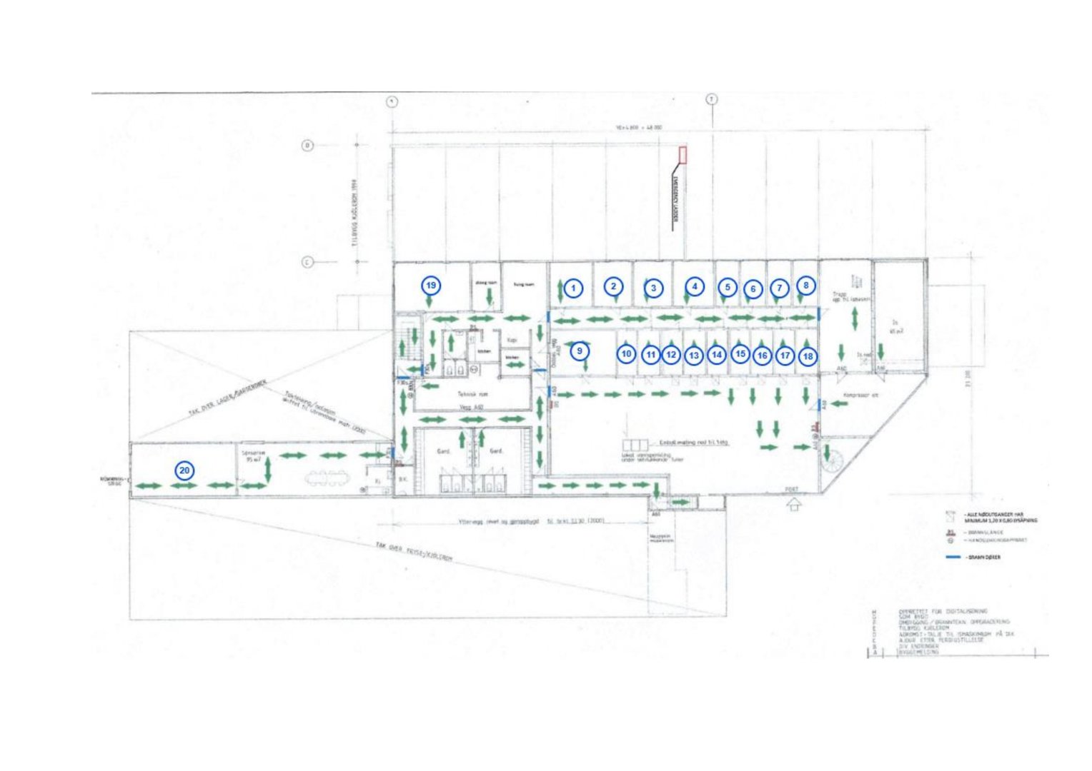 Etasjeplan med romnummerering og flytetrekk (piltrekk) for en bygning.